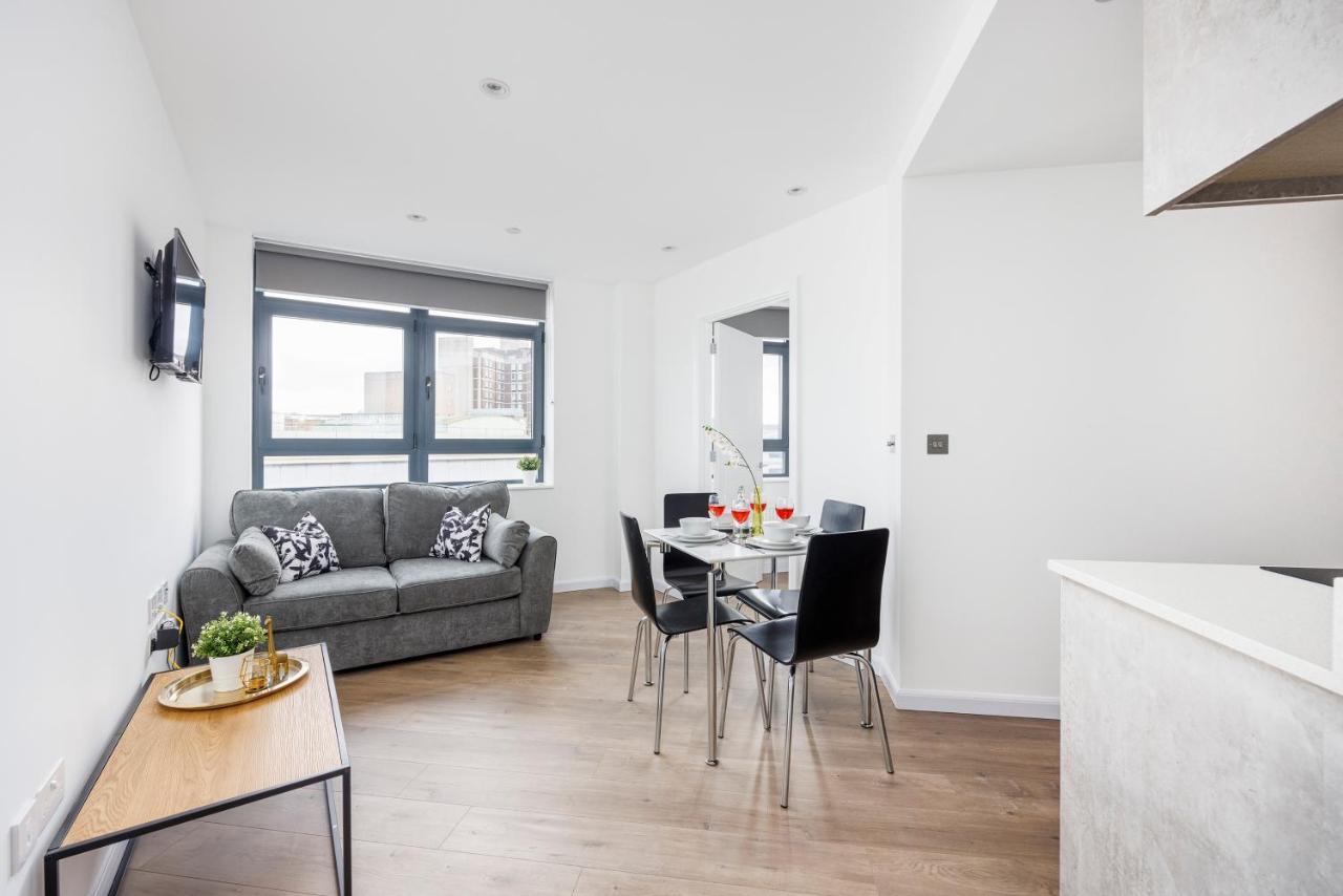 Cresta House - Modern Apartments Luton  Kültér fotó